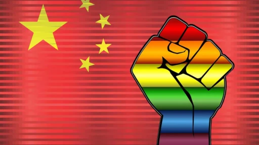 Drapeau chinois avec poing arc-en-ciel