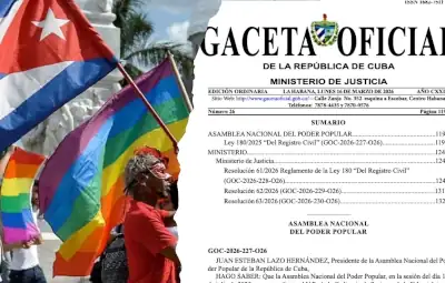 Montage drapeau cubain et gazette officielle